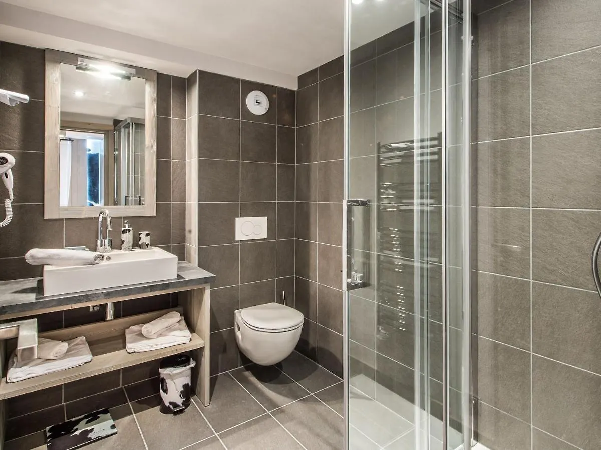 Salers : Elegant 3 Pieces Renove Avec Grand Salon Et Salle A Manger, Centre Moriond, 4/6 Personnes - Fr-1-563-8 Courchevel