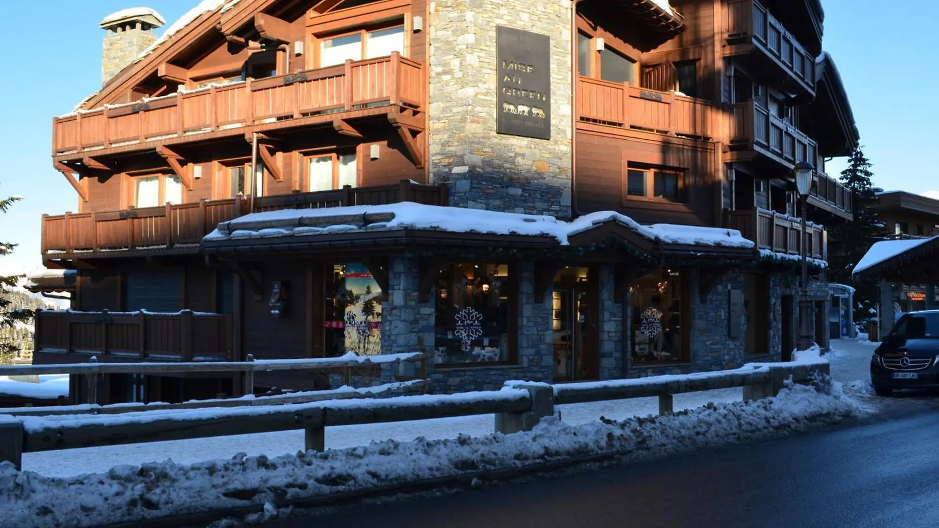 Salers : Elegant 3 Pieces Renove Avec Grand Salon Et Salle A Manger, Centre Moriond, 4/6 Personnes - Fr-1-563-8 Courchevel