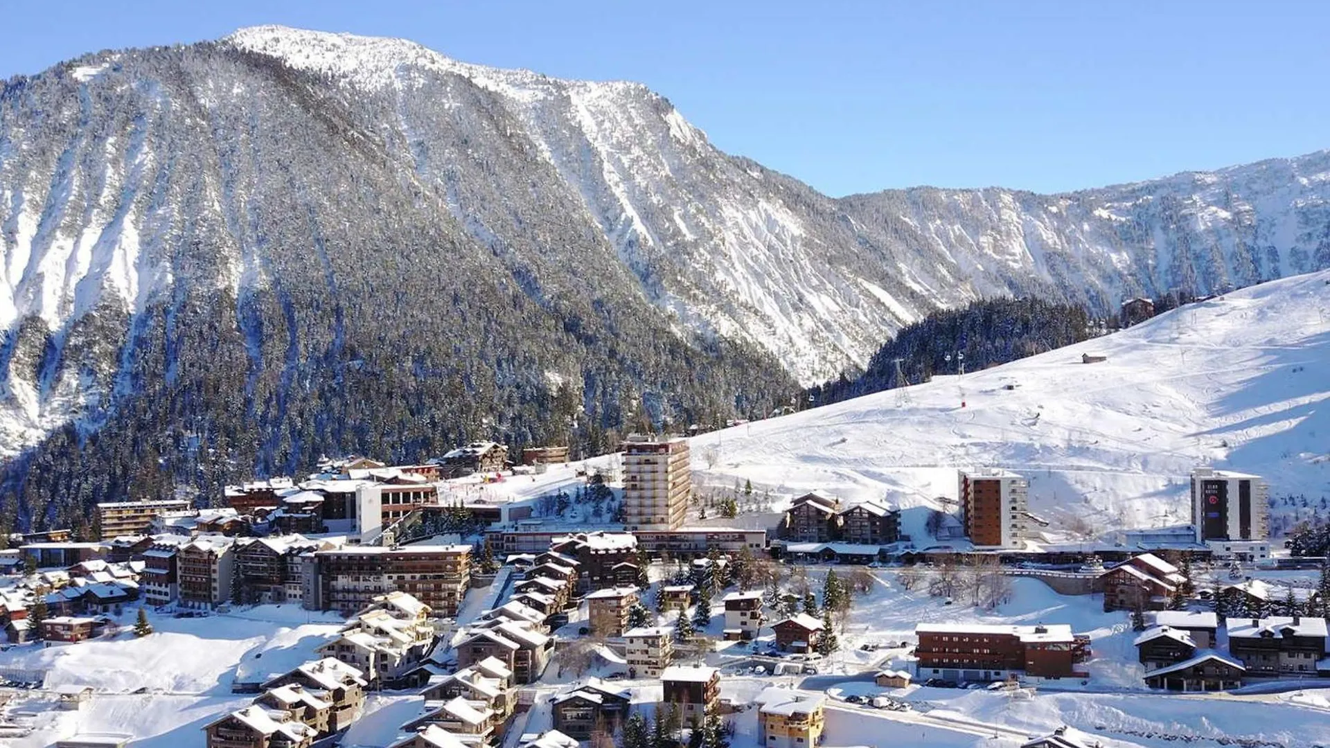 Apartment Salers : Elegant 3 Pieces Renove Avec Grand Salon Et Salle A Manger, Centre Moriond, 4/6 Personnes - Fr-1-563-8 Courchevel