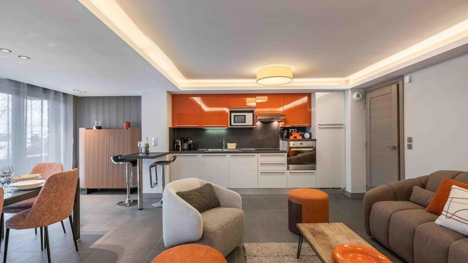 Salers : Elegant 3 Pieces Renove Avec Grand Salon Et Salle A Manger, Centre Moriond, 4/6 Personnes - Fr-1-563-8 Courchevel