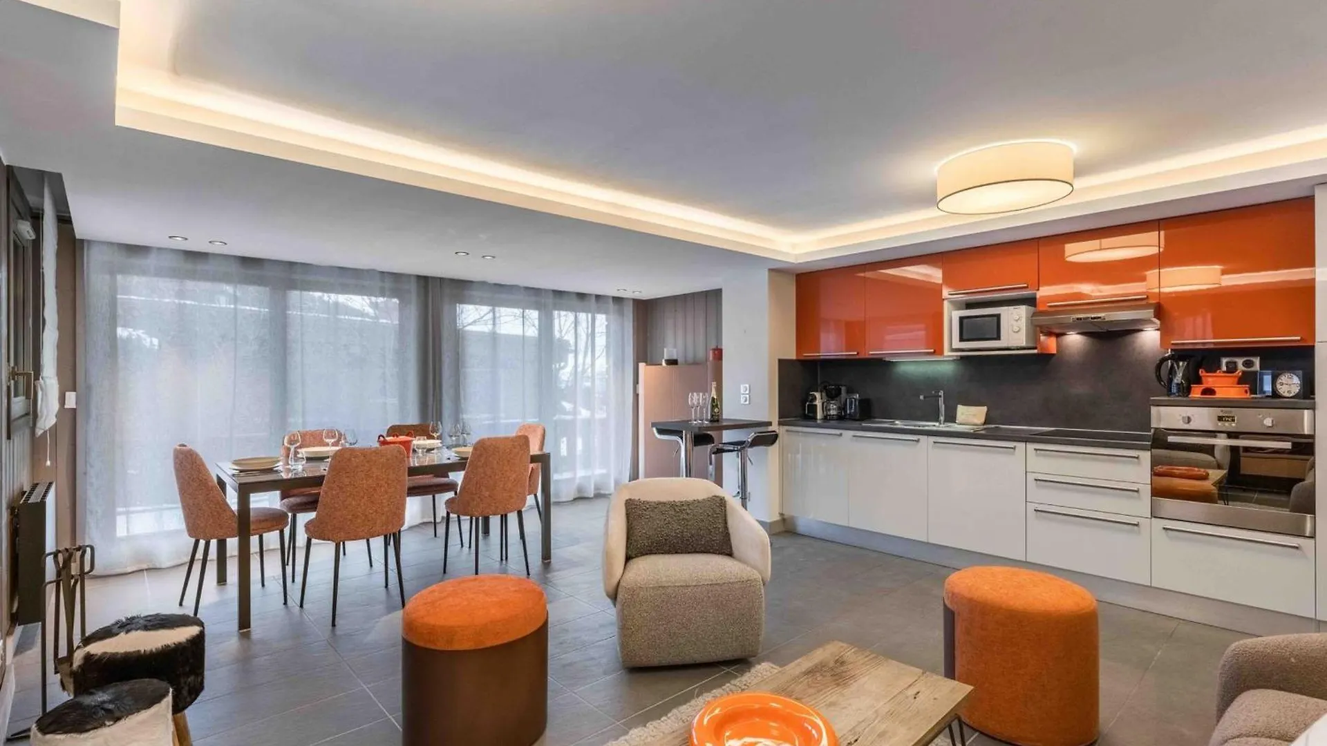 Apartment Salers : Elegant 3 Pieces Renove Avec Grand Salon Et Salle A Manger, Centre Moriond, 4/6 Personnes - Fr-1-563-8 Courchevel